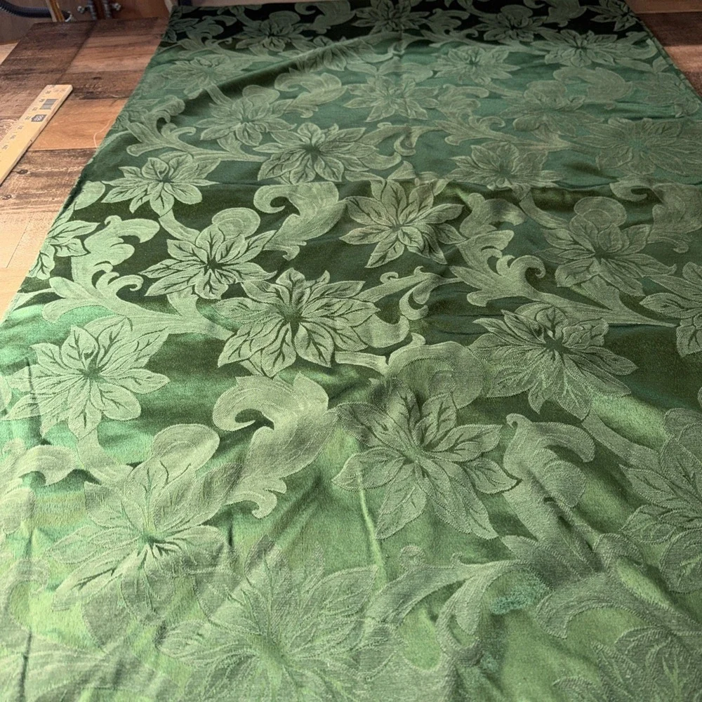 St Nicholas Square Emerald Green Tablecloth Fabric Oblong Rectangle 60 x 104